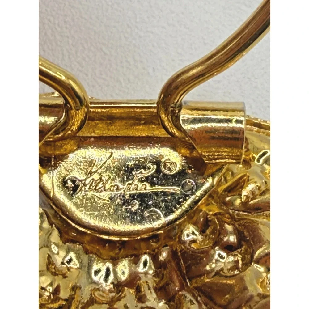 Kathie Lee Vintage Gold Tone Scalloped Shell Scarf Clip Accessory‎
